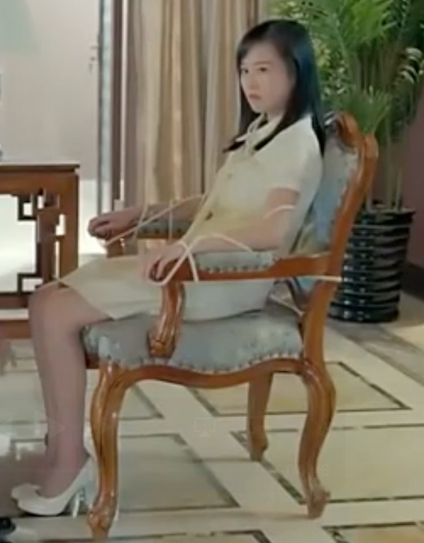 阮清恬全身画面